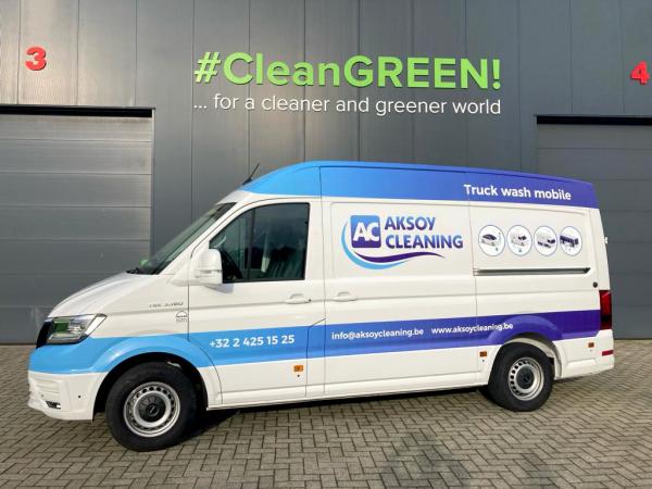 Aksoy Cleaning biedt een mobiele carwashservice voor auto’s en vrachtwagens, waarbij onze klanten thuis of op het werk volledig worden gereinigd. 